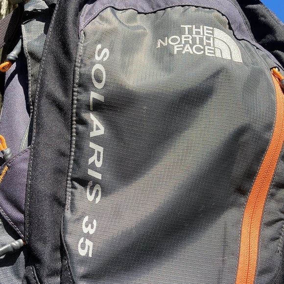The North Face Solaris 35 Hiking Camping Daypack Travel Backpack AS IS - Picture 9 of 13
